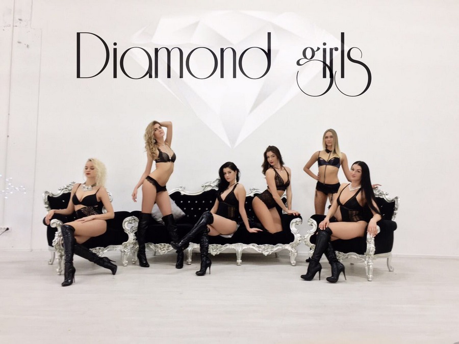 Как следят за формами девушки Diamond Girls